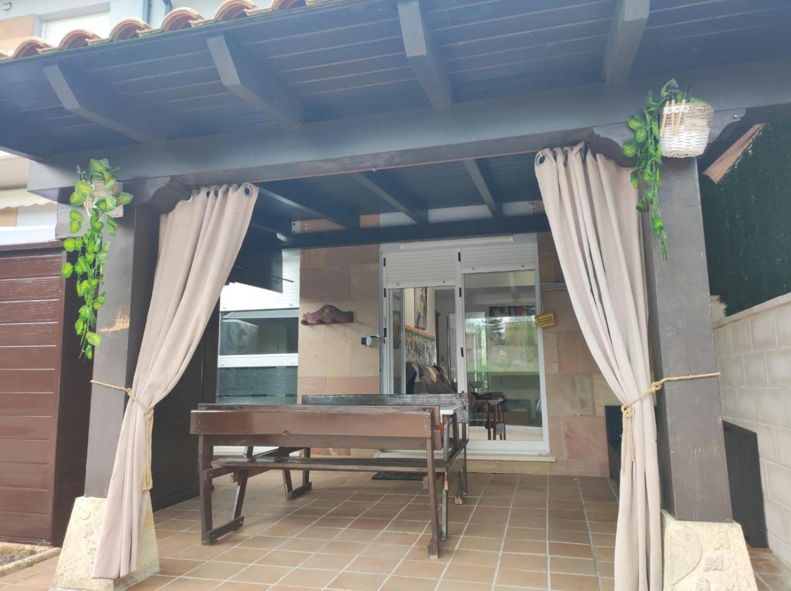 Chalet Bajo Con Jardin, Patio, Cenador Y Barbacoa. Viveda Zewnętrze zdjęcie