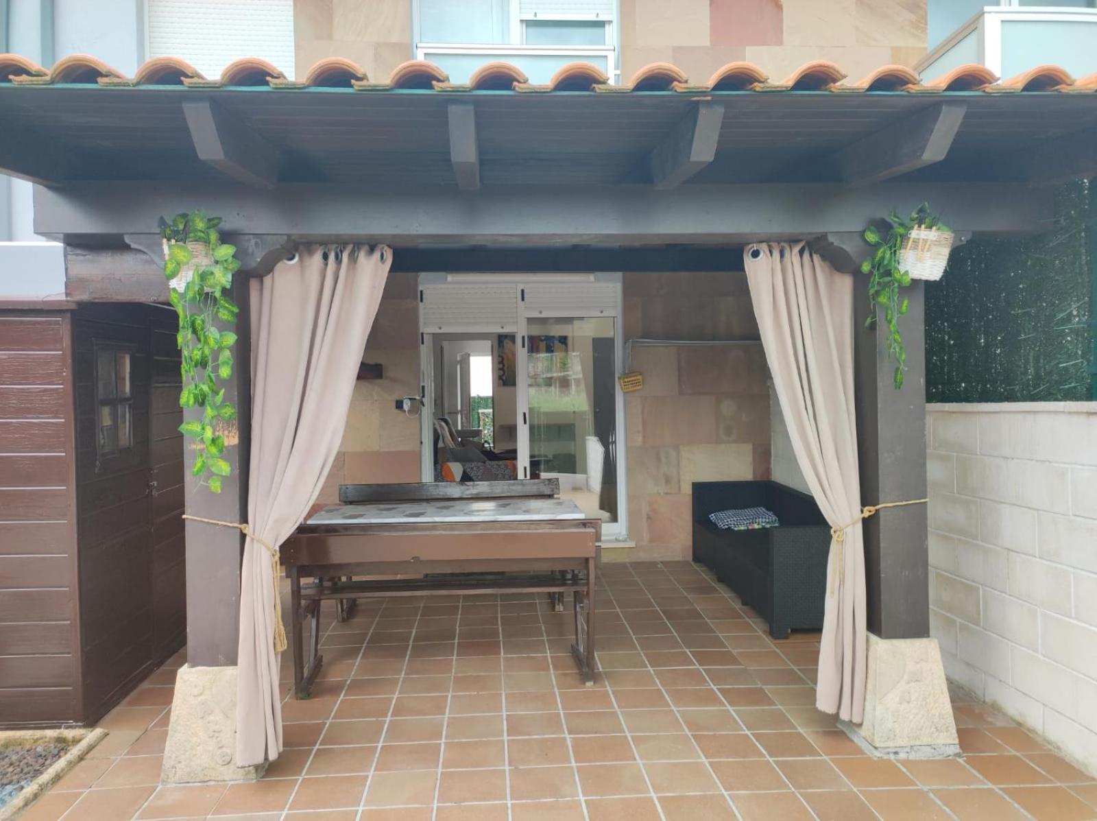 Chalet Bajo Con Jardin, Patio, Cenador Y Barbacoa. Viveda Zewnętrze zdjęcie